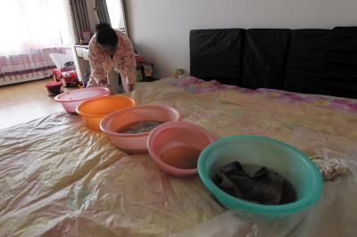 南平楼上漏水，住户失联，小区没物管，业主维权难！律师来支招……